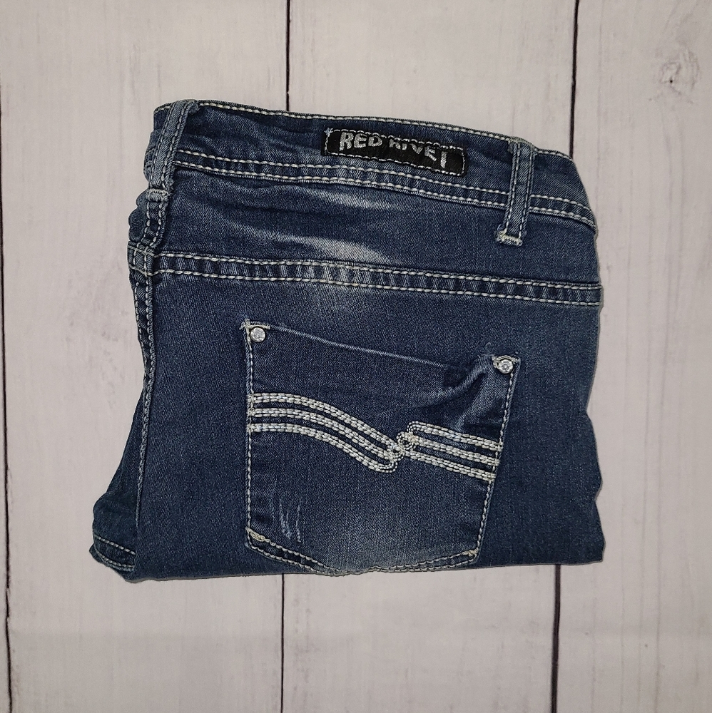 Red Rivet Jean Capri - Picture 9 of 11